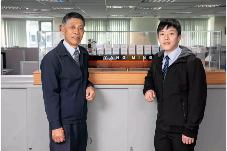 一線直擊！大副身陷港口擁堵40天, 表示：運(yùn)價(jià)還得漲