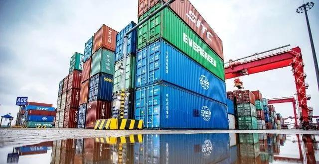 “炒箱倒艙”引爆航運市場，國際貨代與外貿(mào)企業(yè)承受巨大壓力