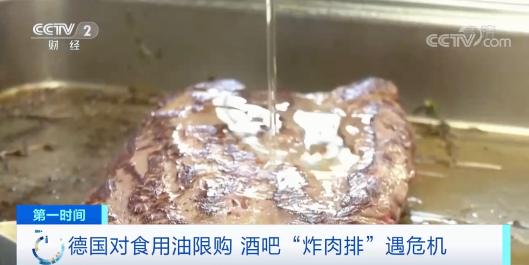 在國外，排隊(duì)半個(gè)月，都沒加上一箱油…