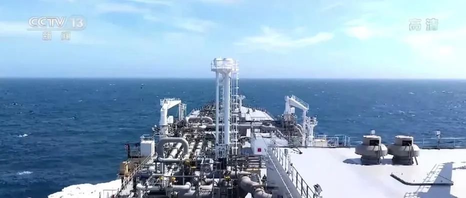 粵港澳大灣區(qū)首次實(shí)現(xiàn)海上液化天然氣“船對(duì)船”加注作業(yè)
