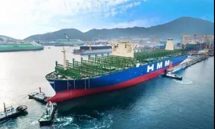 亞歐航線運力將增加12.8萬TEU，該航運公司提前部署8艘萬TEU新船，加強在聯(lián)盟中的地位