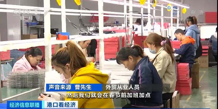 央視實(shí)地探訪上海深圳港口爆倉(cāng)情況：貨物積壓太嚴(yán)重，貨柜車(chē)一度擁堵超17公里！