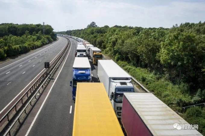 DHL Express暫停英歐部分服務(wù)，多佛港近7萬輛卡車陷入20天等待