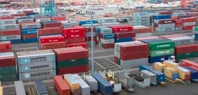 在擁堵、混亂的拉各斯港口，海關查獲133個集裝箱走私毒品
