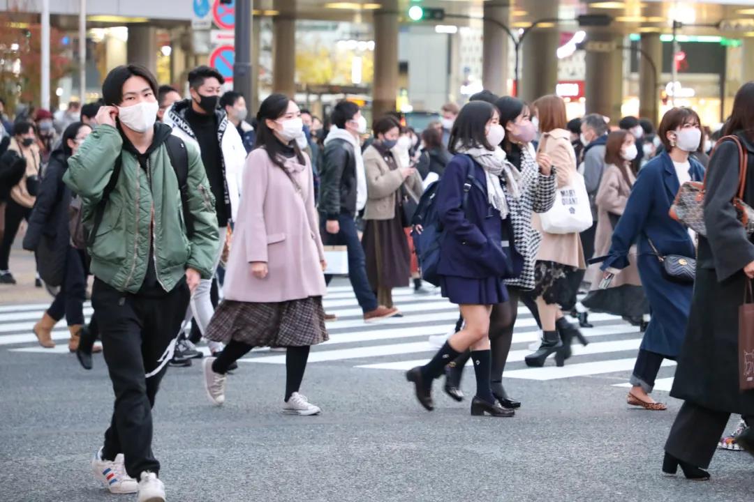 日本“封國(guó)”至明年1月底！經(jīng)濟(jì)或要到2022年才能恢復(fù)