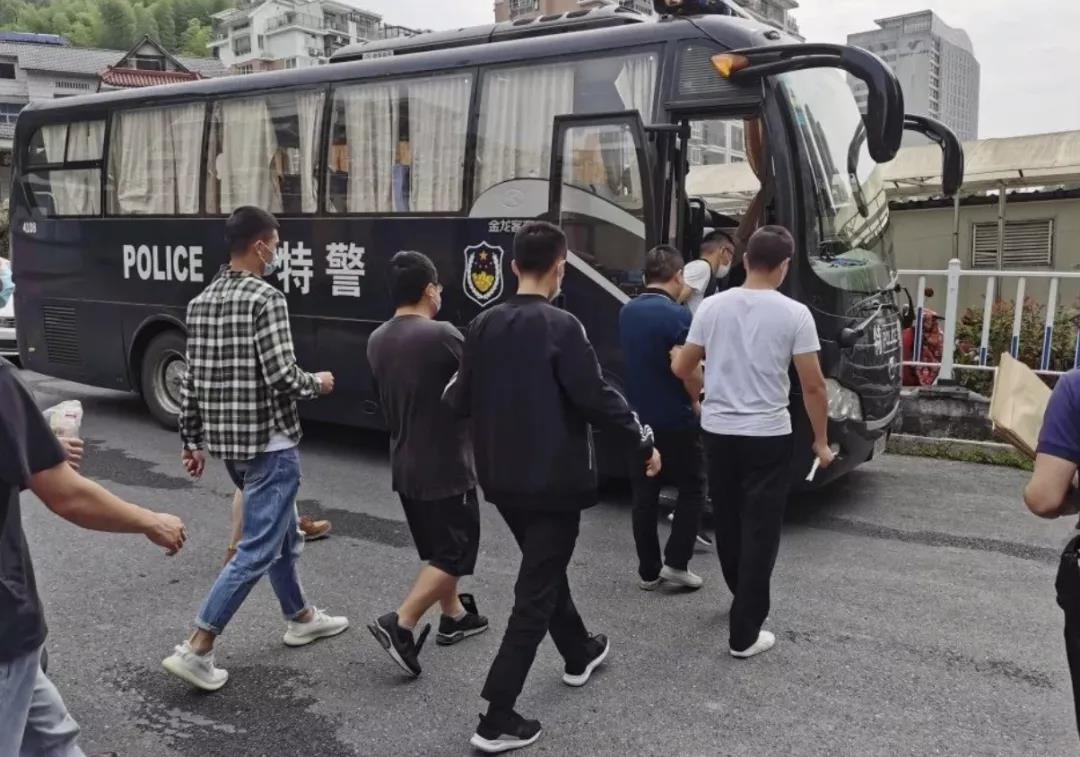 警方查獲多省市騙稅團(tuán)伙，深圳15家、寧波264家，東莞24小時(shí)查封18家工廠！