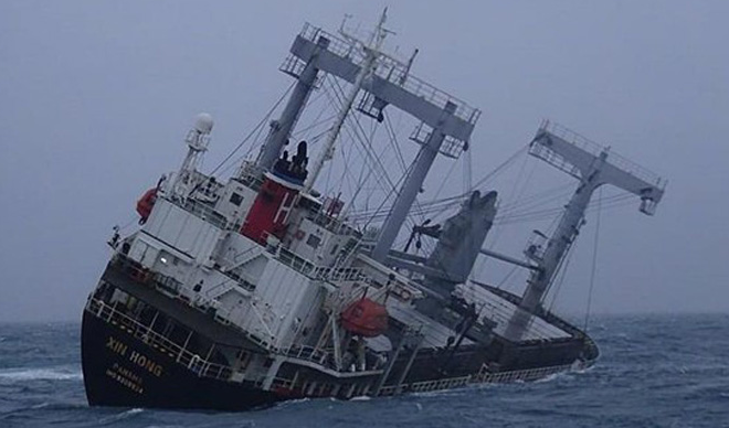 最新:翻沉的"鑫鴻"輪, 2人遇難, 1人確認(rèn)為中國(guó)籍...2人仍失蹤